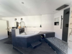 Badewanne OG - Germersheim Großfamilie und/oder Homeoffice: Außergewöhnliches Reihenhaus in mediterranem Stil