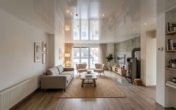 KI Wohnzimmer - Wörth: Haus mit Seele, Raum für Ideen und Zukunft: Sonnenterrasse, Kaminwärme und Nebengebäude